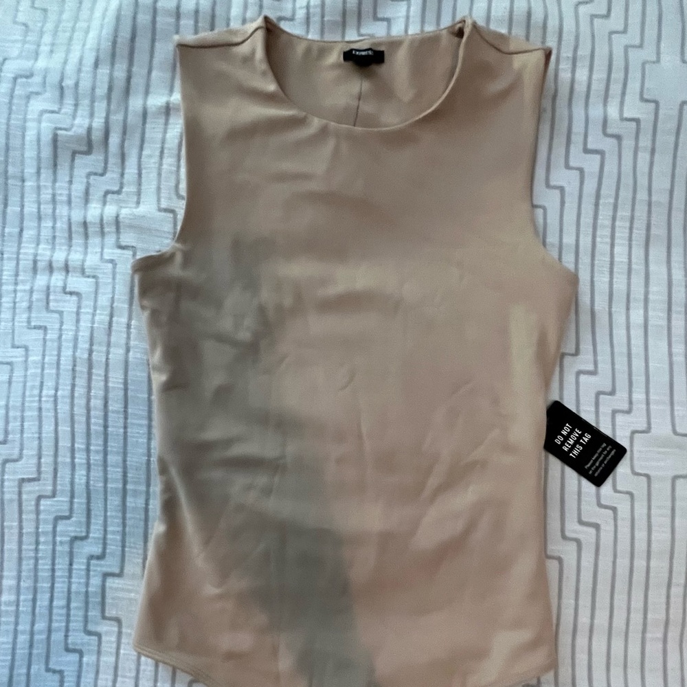 Seamless nude bodysuit with keyhole back